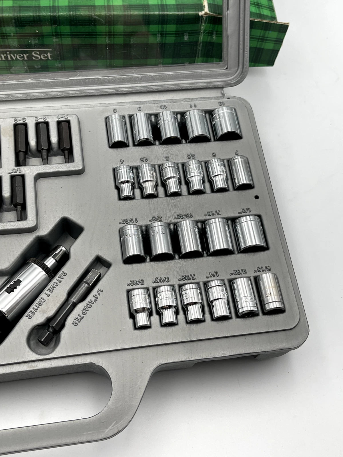 51 Piece Rachet Screwdriver Set 855004 w/ Holiday Packaging