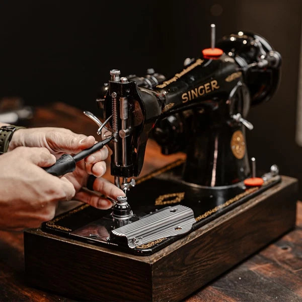 Space Saver Screwdriver Set with Magnetic Handle, Bit Assortment & Case